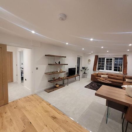 Luxury 1 Bed Apartment In The Heart Of Rochester Wainscot Zewnętrze zdjęcie
