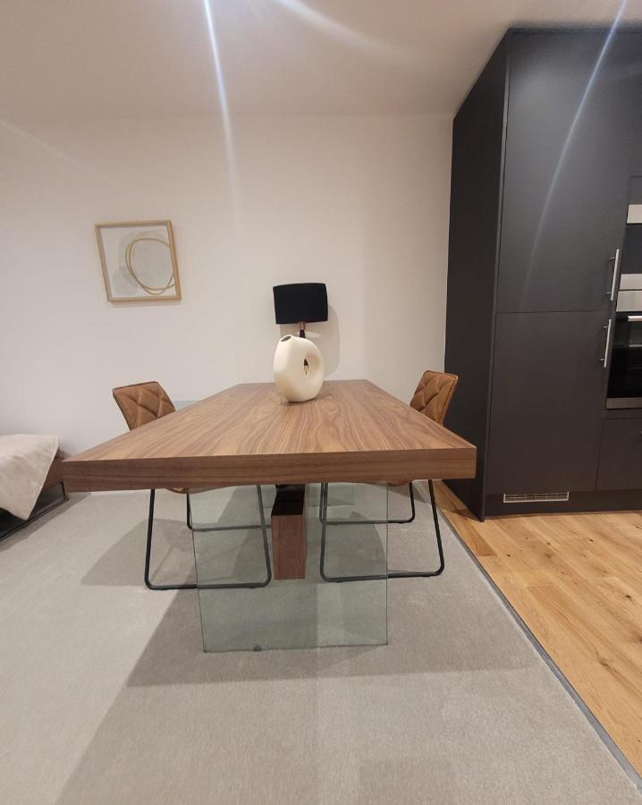 Luxury 1 Bed Apartment In The Heart Of Rochester Wainscot Zewnętrze zdjęcie