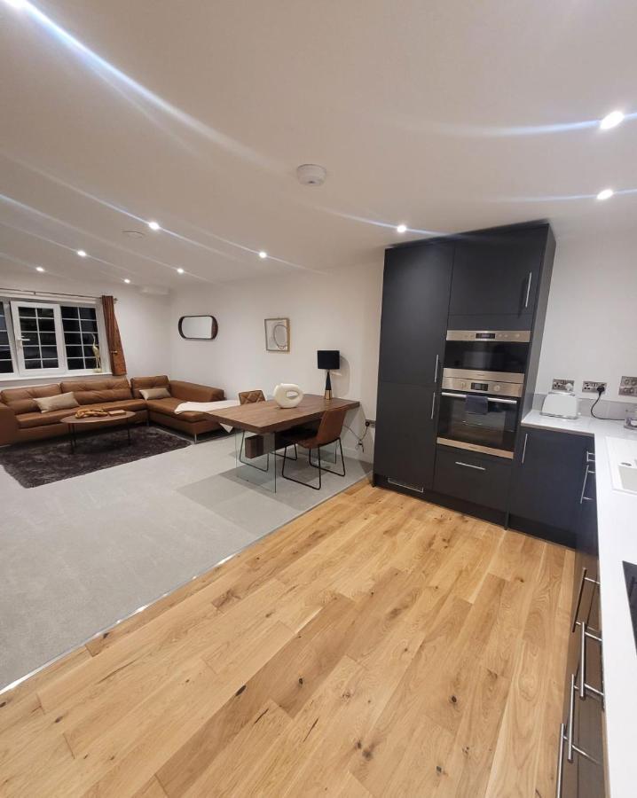 Luxury 1 Bed Apartment In The Heart Of Rochester Wainscot Zewnętrze zdjęcie