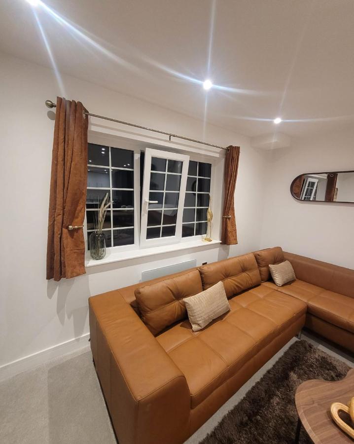 Luxury 1 Bed Apartment In The Heart Of Rochester Wainscot Zewnętrze zdjęcie