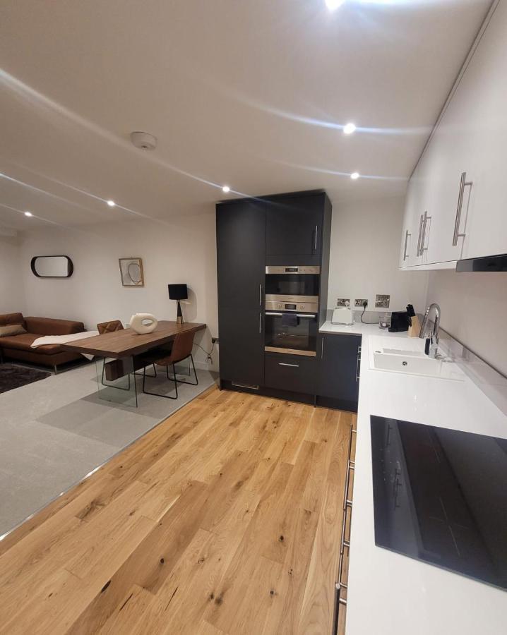 Luxury 1 Bed Apartment In The Heart Of Rochester Wainscot Zewnętrze zdjęcie