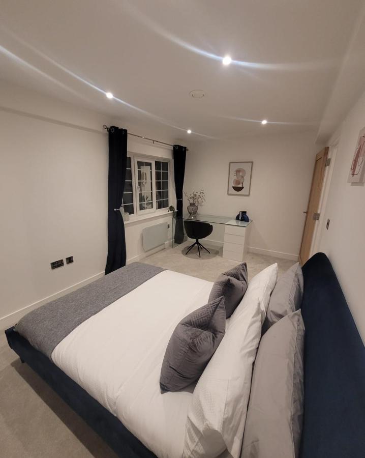Luxury 1 Bed Apartment In The Heart Of Rochester Wainscot Zewnętrze zdjęcie