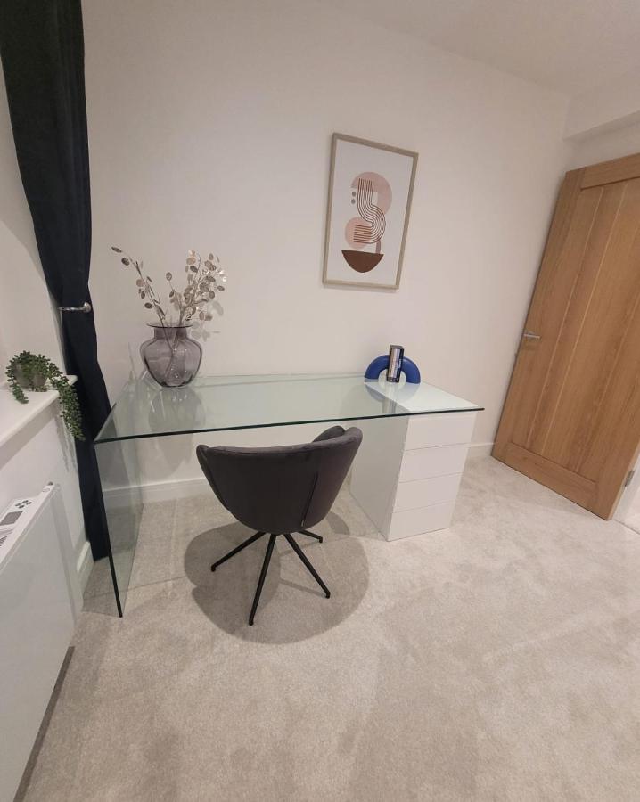 Luxury 1 Bed Apartment In The Heart Of Rochester Wainscot Zewnętrze zdjęcie