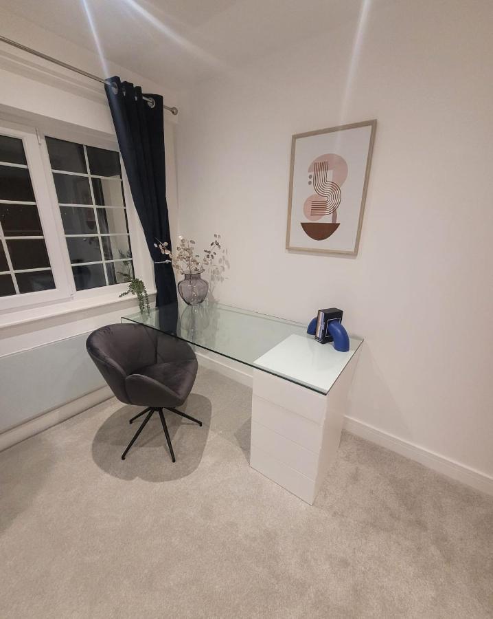 Luxury 1 Bed Apartment In The Heart Of Rochester Wainscot Zewnętrze zdjęcie
